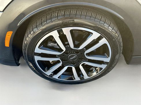 Certified 2023 MINI Cooper S w/ Signature Upholstery Package image 33