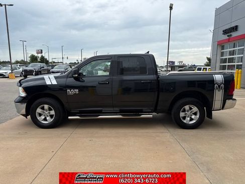 Used 2019 RAM 1500 Classic SLT w/ Luxury Group AWD/4WD image 2