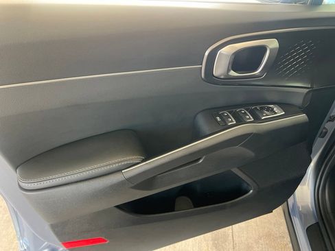 Certified 2025 Kia Sorento S w/ Panoramic Sunroof Package FWD image 7