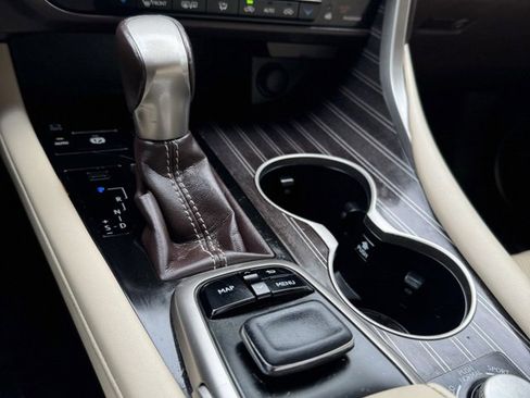 Used 2016 Lexus RX 450h AWD image 37