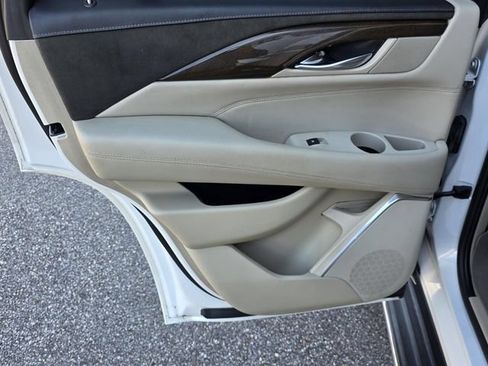 Used 2019 Cadillac Escalade Luxury RWD image 39