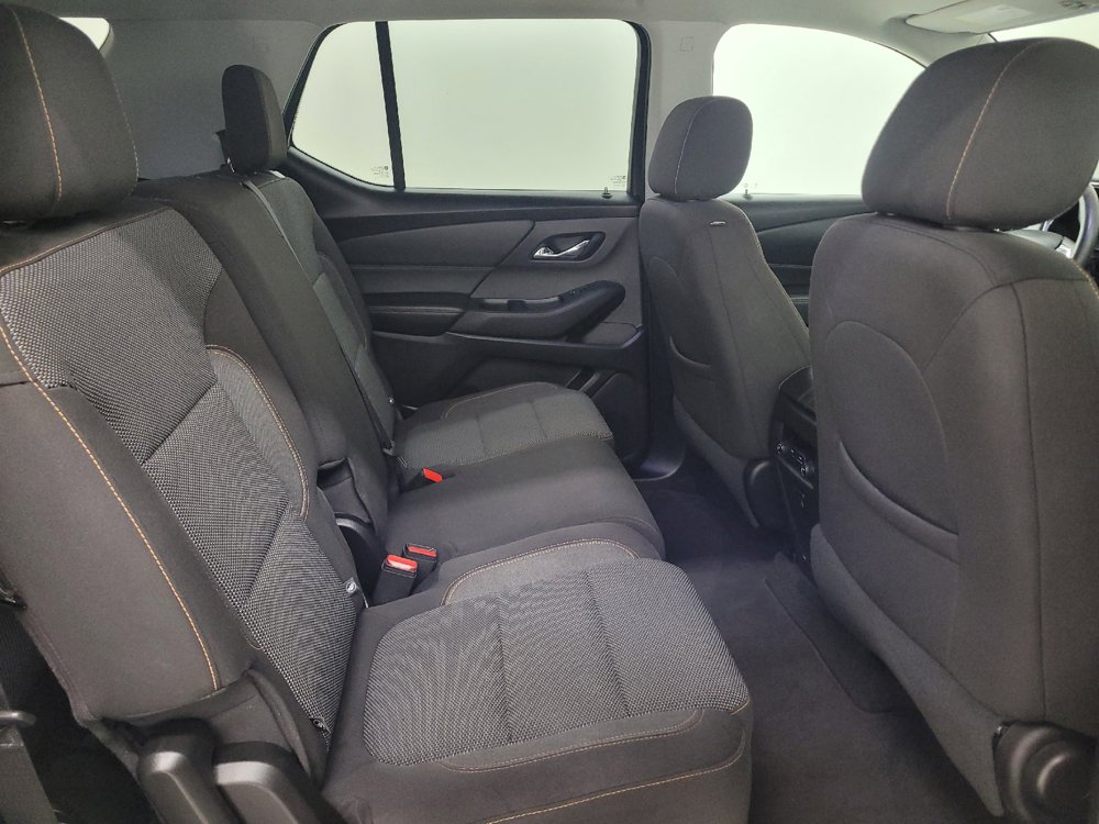 Used 2018 Chevrolet Traverse LT FWD image 19