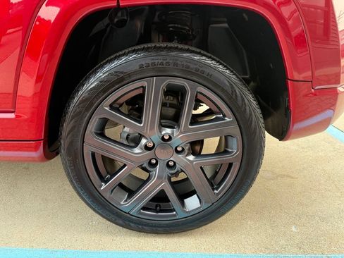 Used 2024 Jeep Compass Limited w/ High Altitude Package AWD/4WD image 7