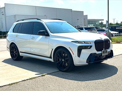 Certified 2025 BMW X7 M60i AWD/4WD image 10