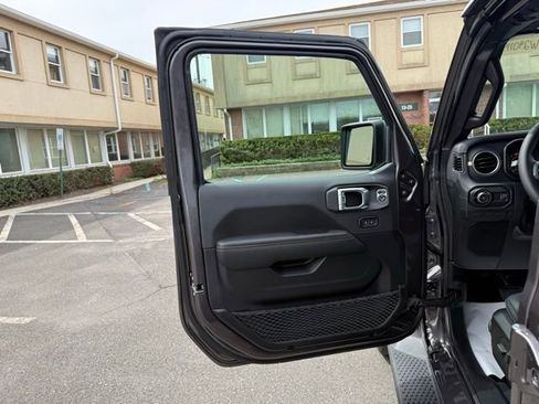 New 2026 Jeep Wrangler Unlimited Sahara AWD/4WD image 19