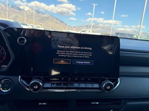 Used 2026 Chevrolet Colorado Trail Boss AWD/4WD image 15