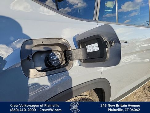 Certified 2025 Volkswagen Atlas Peak Edition SE image 32