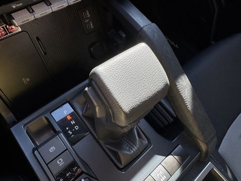 Used 2024 Toyota Tacoma TRD Off-Road w/ TRD Off Road Upgrade Package image 30