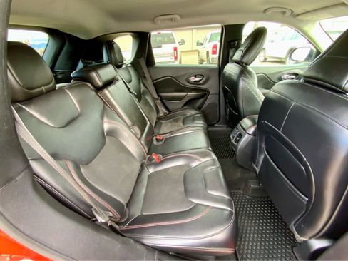 Used 2021 Jeep Cherokee Trailhawk image 26