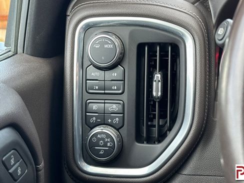 Used 2020 Chevrolet Silverado 1500 LTZ w/ LTZ Premium Package image 32