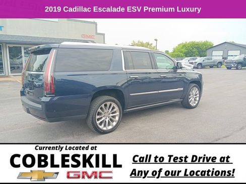 Used 2019 Cadillac Escalade ESV Premium Luxury AWD/4WD image 3