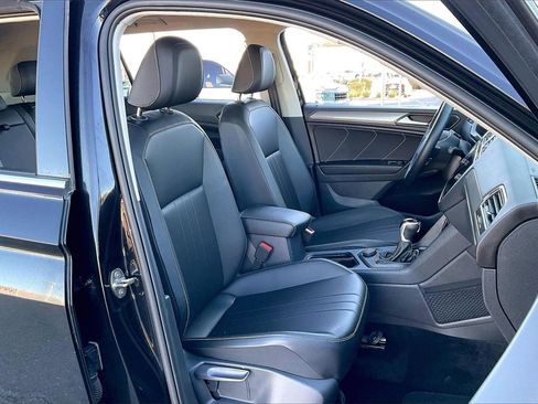 Used 2024 Volkswagen Tiguan SE image 7