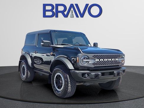 Used 2023 Ford Bronco Badlands w/ Sasquatch Package AWD/4WD image 2