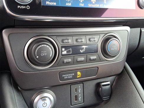 Used 2024 Nissan Leaf S image 16