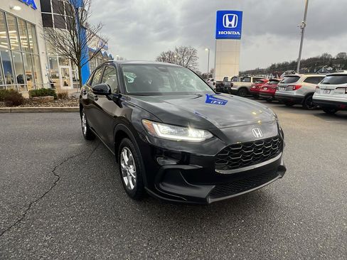 Certified 2024 Honda HR-V LX image 2