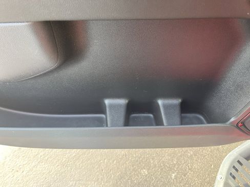 Used 2023 GMC Sierra 1500 AT4 w/ Technology Package image 11