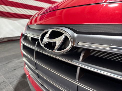 Used 2019 Hyundai Elantra SE image 18