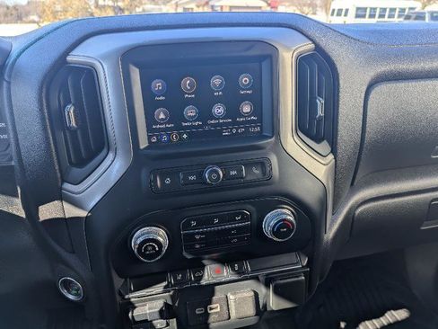 Used 2024 GMC Sierra 2500 Pro w/ Convenience Package image 16