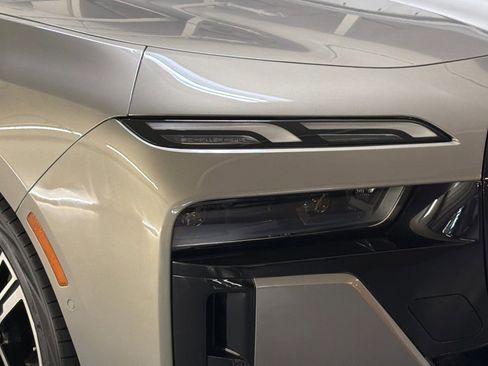 Used 2024 BMW 740i 740i w/ Premium Package image 10