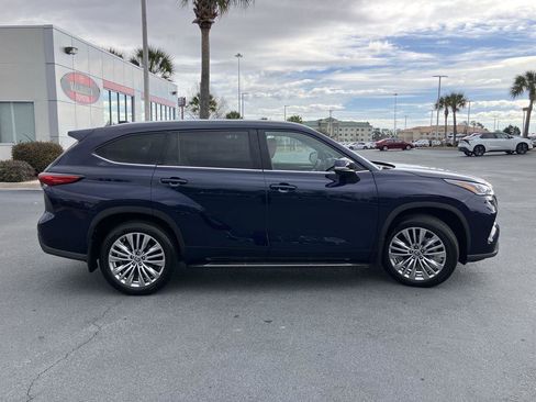 Used 2022 Toyota Highlander Platinum image 6