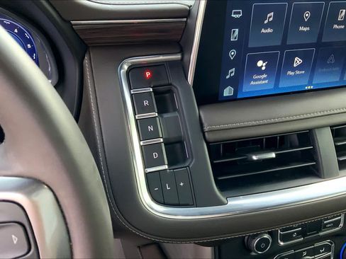 Used 2023 Chevrolet Tahoe LT w/ Luxury Package RWD image 16