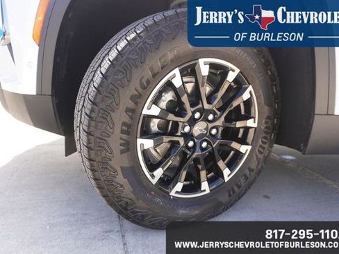 Used 2026 Chevrolet Traverse Z71 w/ Enhanced Driving Package AWD/4WD image 12