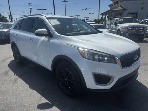 Used 2018 Kia Sorento LX w/ LX V6 Convenience Package image 18
