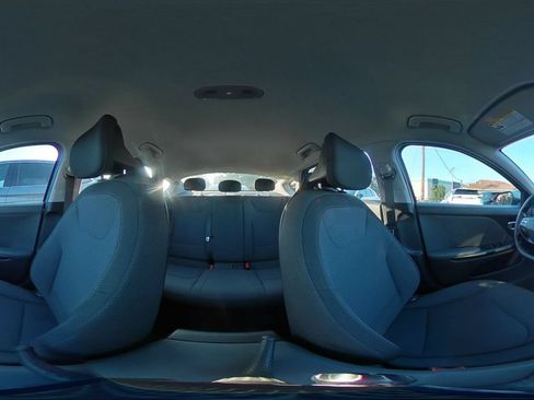 Used 2025 Kia K4 FWD image 40