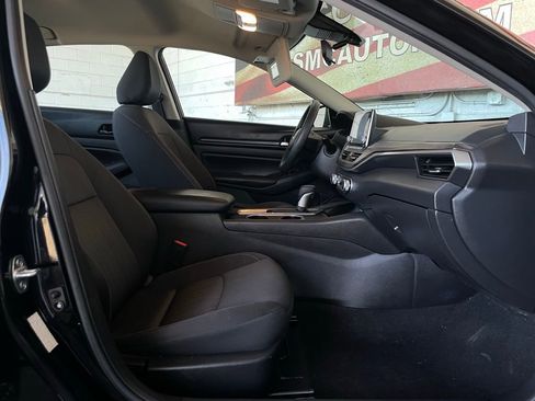 Used 2024 Nissan Altima 2.5 SV image 17