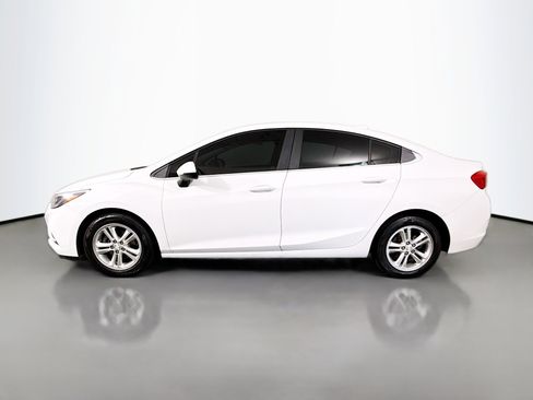 Used 2017 Chevrolet Cruze LT image 6