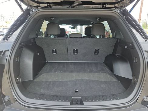 Used 2025 Chevrolet Equinox LT FWD image 27