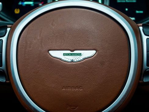 Used 2019 Aston Martin DB11 Volante image 40