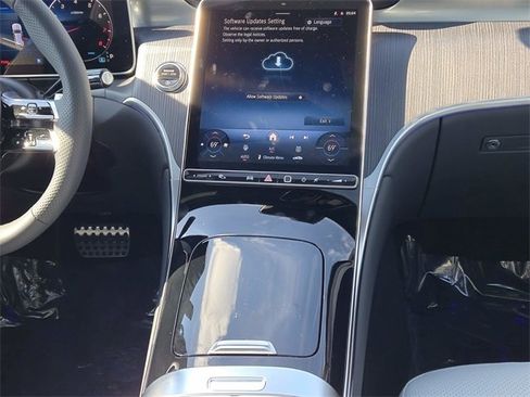 New 2025 Mercedes-Benz GLC 300 4MATIC image 9