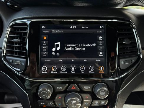 Used 2019 Jeep Grand Cherokee Limited AWD/4WD image 18