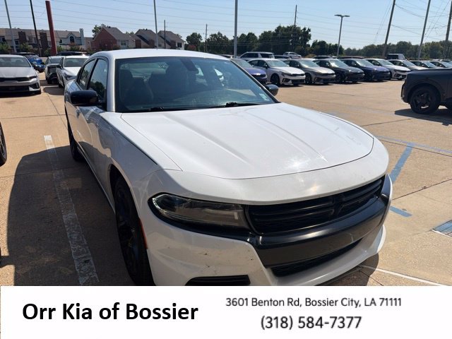 Used 2019 Dodge Charger SXT w/ Plus Group RWD image 4