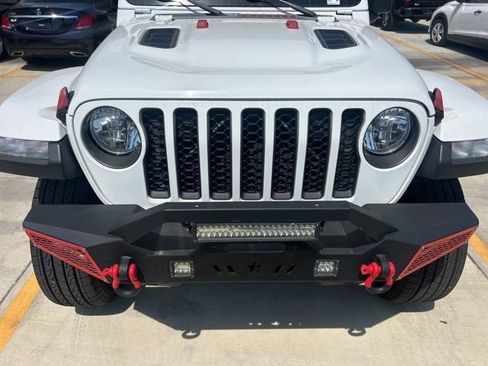 Used 2022 Jeep Gladiator Rubicon image 2