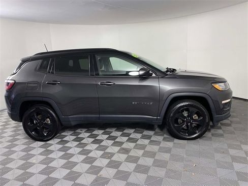 Used 2020 Jeep Compass Latitude image 10