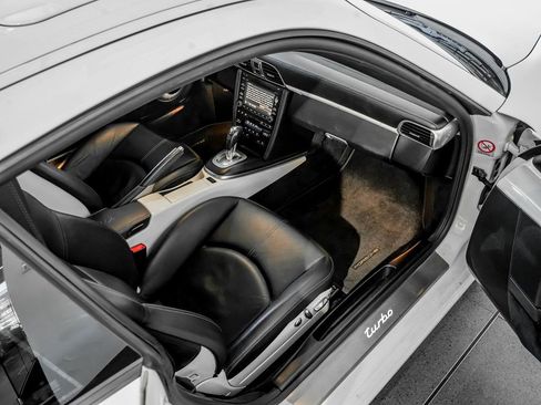 Used 2011 Porsche 911 Turbo AWD/4WD image 24