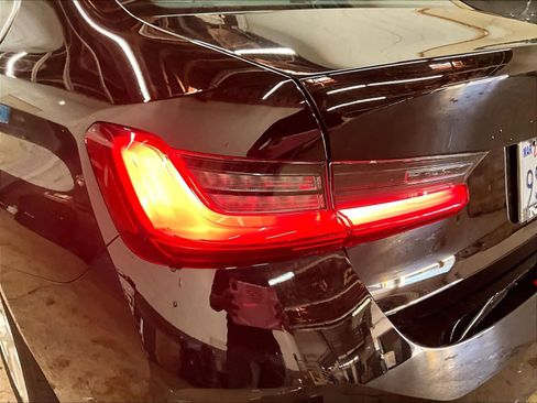 Certified 2025 BMW 330i Sedan image 30