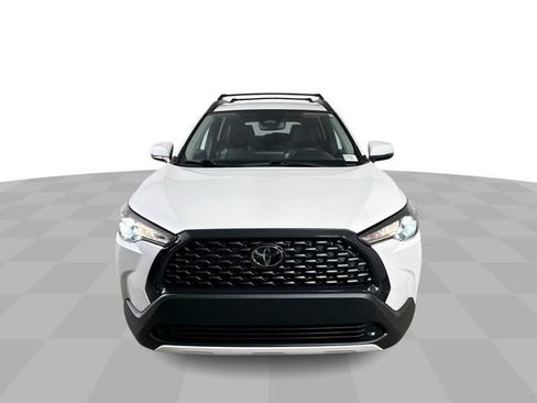 Used 2024 Toyota Corolla Cross LE FWD image 3