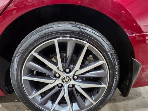 Used 2022 Toyota Camry XLE image 28