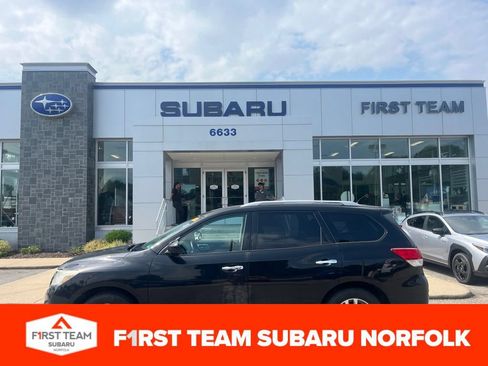 Used 2016 Nissan Pathfinder SV w/ SV Cold Weather Package FWD image 1