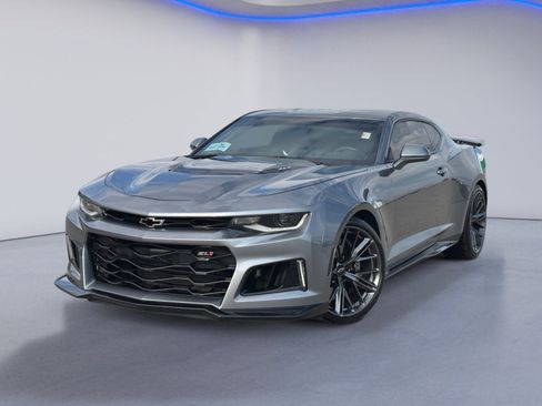 Used 2021 Chevrolet Camaro ZL1 image 2