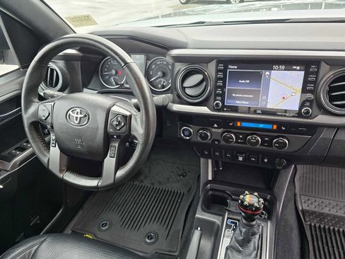 Used 2021 Toyota Tacoma TRD Off-Road w/ TRD Premium Off Road Package image 10