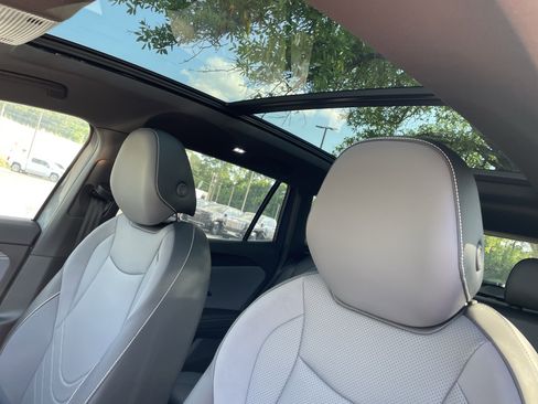 New 2026 Volkswagen Tiguan SE R-Line FWD image 16