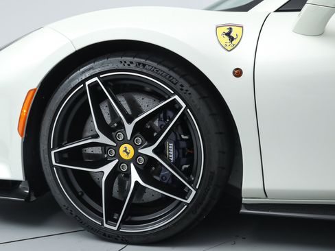 Certified 2020 Ferrari 488 Pista Spider image 18