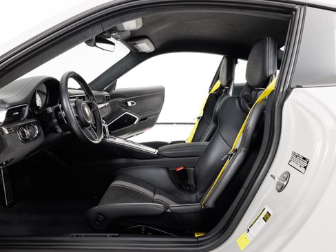 Used 2018 Porsche 911 GT3 RWD image 15