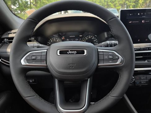 New 2026 Jeep Compass Latitude AWD/4WD image 18