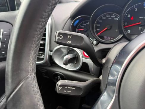 Used 2017 Porsche Cayenne image 18