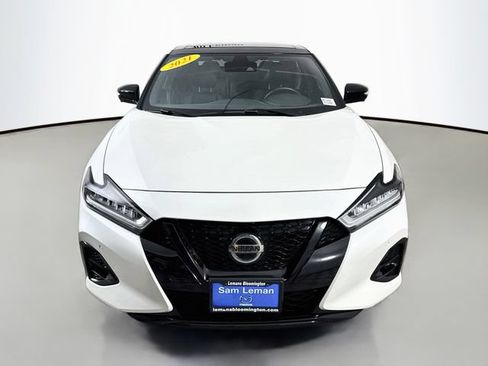 Used 2021 Nissan Maxima SR w/ Sport Mat Group FWD image 2